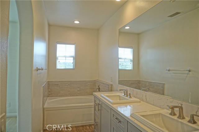 68 Glenalmond, Ladera Ranch CA: https://media.crmls.org/medias/5d713d0e-d747-47ba-890e-e39a0c5cdd51.jpg