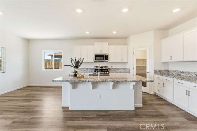Detail Gallery Image 14 of 51 For 3503 Running Brook, Madera,  CA 93637 - 5 Beds | 2/1 Baths
