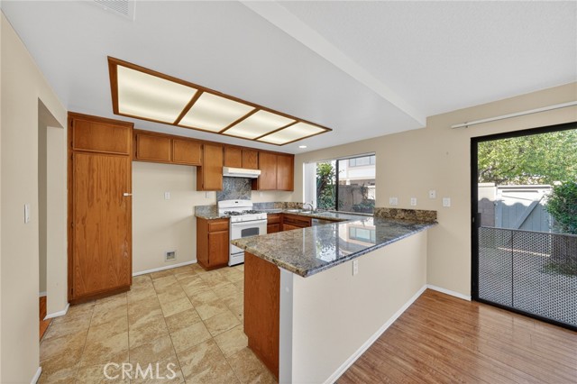 Detail Gallery Image 7 of 21 For 11437 Hanover Ct, Cerritos,  CA 90703 - 3 Beds | 3 Baths