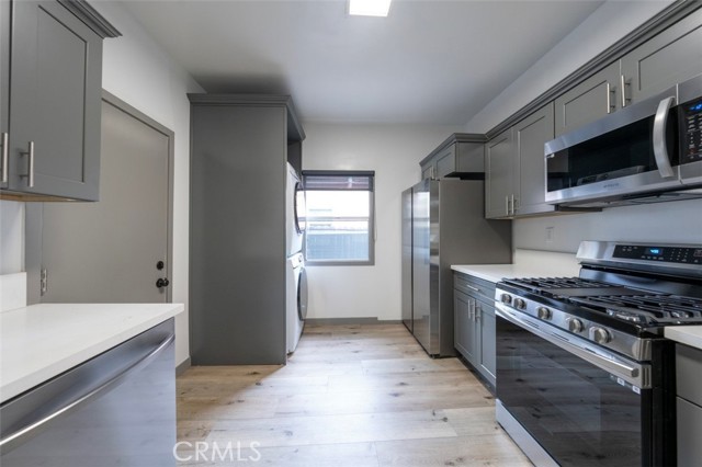 532 W 5th Street, Long Beach CA: https://media.crmls.org/medias/5d7226ff-d26f-4b14-8069-7a649e83c3fa.jpg