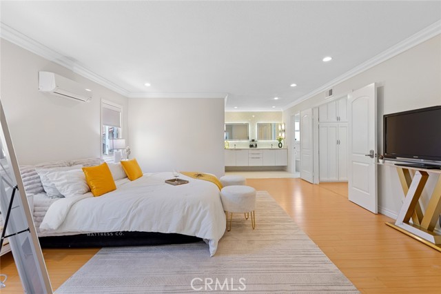 2160 S Hammatt, Anaheim CA: https://media.crmls.org/medias/5d722a34-0e56-415b-b6ad-37e7360f1c58.jpg
