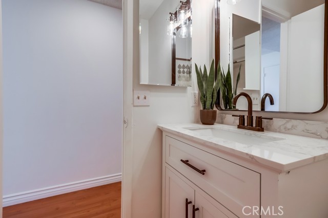 Detail Gallery Image 19 of 66 For 26832 Avenue of the Oaks #D,  Newhall,  CA 91321 - 2 Beds | 2 Baths