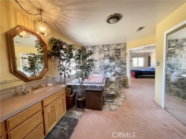 10500 Steinhoff Road, Frazier Park CA: https://media.crmls.org/medias/5d72a27d-10d4-4ecc-b063-267fa33594ef.jpg
