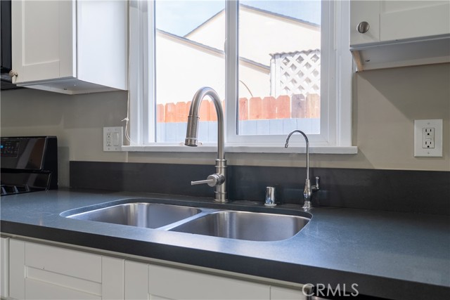 Detail Gallery Image 11 of 40 For 17200 Willard, Lake Balboa,  CA 91406 - 3 Beds | 2/1 Baths