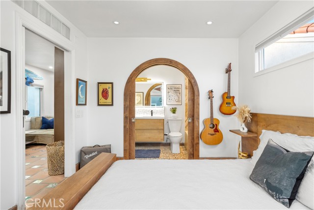 Detail Gallery Image 19 of 35 For 106 31st St, Newport Beach,  CA 92663 - 5 Beds | 3 Baths