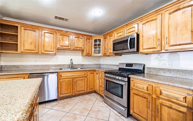 Detail Gallery Image 7 of 28 For 8707 Byers St, Downey,  CA 90242 - 4 Beds | 2 Baths