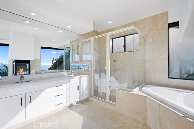 Detail Gallery Image 19 of 45 For 648 Mystic Vw, Laguna Beach,  CA 92651 - 5 Beds | 3/2 Baths