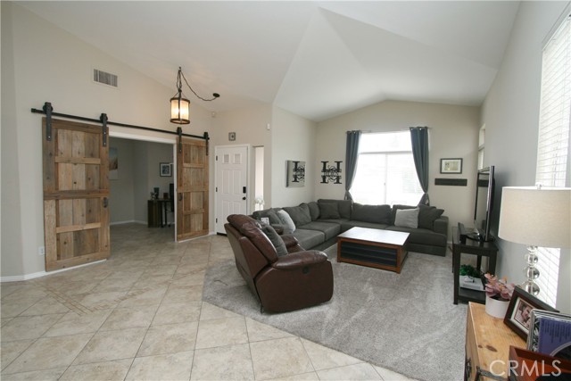 Detail Gallery Image 2 of 19 For 15344 Regatta Way, Lake Elsinore,  CA 92530 - 4 Beds | 2 Baths