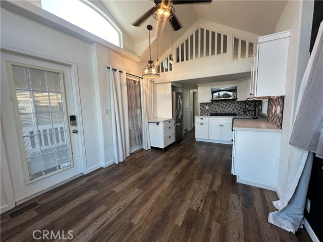 Detail Gallery Image 5 of 25 For 3600 W Florida Ave, Hemet,  CA 92545 - 1 Beds | 1 Baths