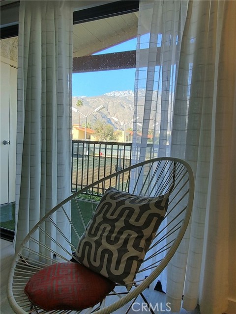 Detail Gallery Image 9 of 32 For 1421 N Sunrise, Palm Springs,  CA 92262 - 3 Beds | 2 Baths