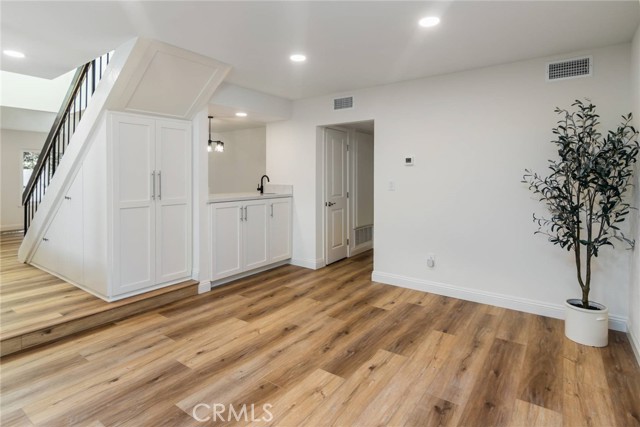 Detail Gallery Image 19 of 60 For 22218 Germain St #2,  Chatsworth,  CA 91311 - 4 Beds | 2/1 Baths