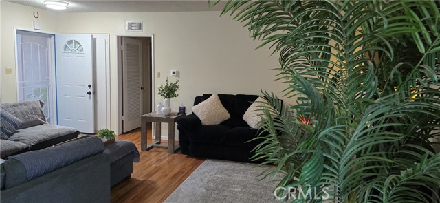 Detail Gallery Image 4 of 19 For 1762 W Beacon, Anaheim,  CA 92804 - 4 Beds | 2 Baths