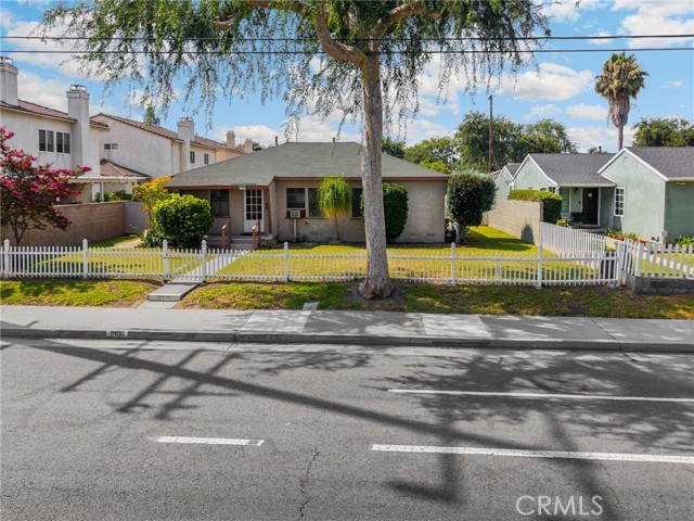 2100 W Valencia Drive, Fullerton CA: https://media.crmls.org/medias/5d76f985-9aba-412b-8431-90725142b2d6.jpg