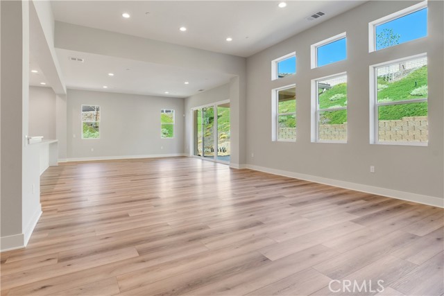 Detail Gallery Image 10 of 31 For 6532 Canyon Oaks Dr, Simi Valley,  CA 93063 - 4 Beds | 3/1 Baths