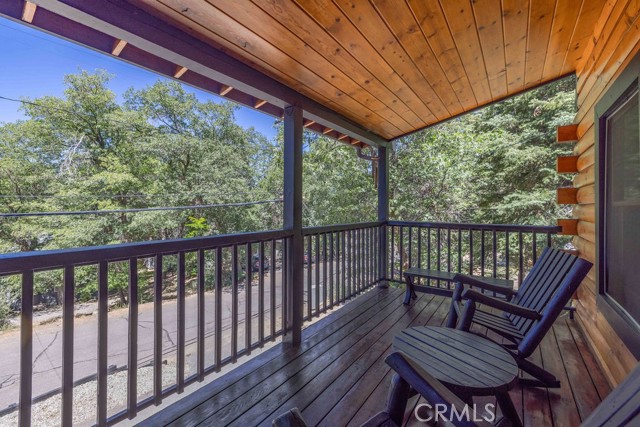 893 Silver Tip Drive, Big Bear CA: https://media.crmls.org/medias/5d7848bf-bb9f-418c-a79b-ee709fc762f5.jpg