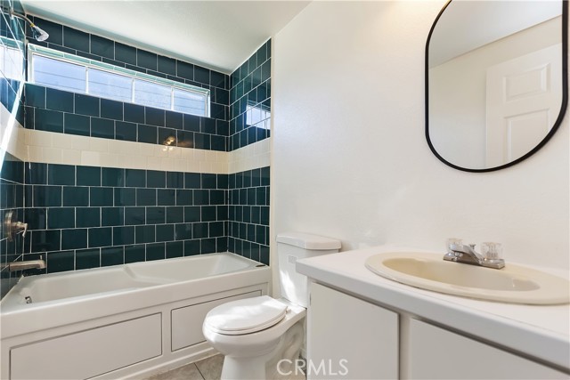 700 E Washington Street, Colton CA: https://media.crmls.org/medias/5d78c201-0d06-4d85-99cb-d774ce090493.jpg