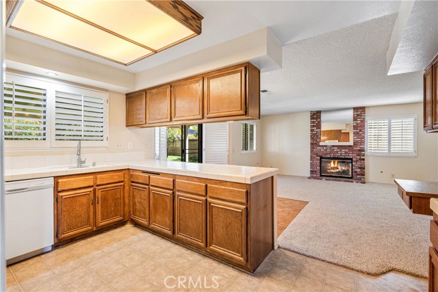 Detail Gallery Image 10 of 33 For 2859 W Avenue J9, Lancaster,  CA 93536 - 3 Beds | 3 Baths