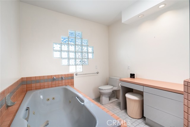 Detail Gallery Image 21 of 44 For 900 N California St, Burbank,  CA 91505 - 3 Beds | 2 Baths