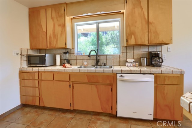 50986 Road 632, Oakhurst CA: https://media.crmls.org/medias/5d7a9f5e-1b39-4371-a6f8-43c51afb8bd6.jpg