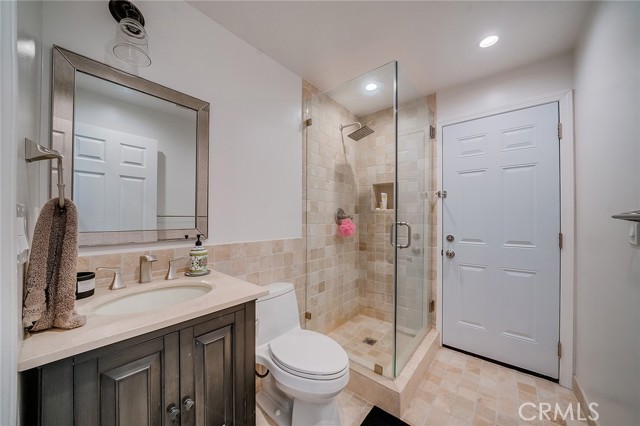 Detail Gallery Image 16 of 31 For 6049 Rustling Oaks Dr, Agoura Hills,  CA 91301 - 4 Beds | 3/1 Baths