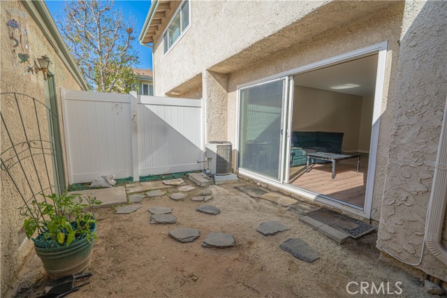 Detail Gallery Image 27 of 35 For 8323 Grenoble #32,  Sunland,  CA 91040 - 3 Beds | 2/1 Baths