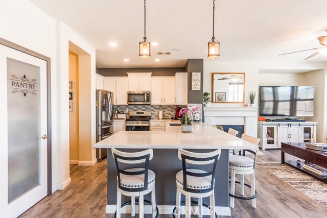 Detail Gallery Image 37 of 58 For 20413 Janzer Ct, Newhall,  CA 91350 - 5 Beds | 3 Baths