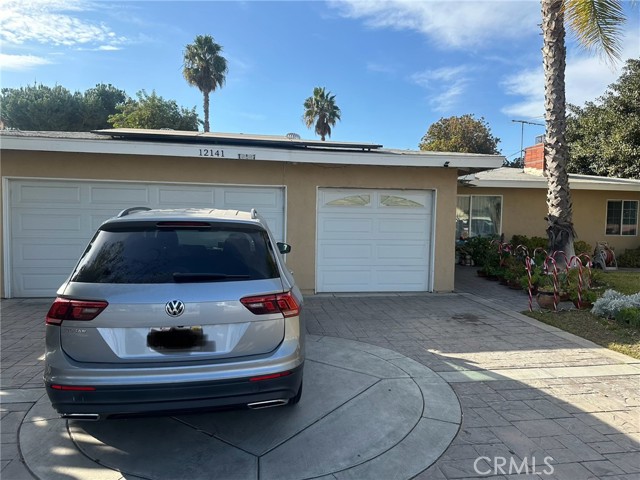 Detail Gallery Image 2 of 3 For 12141 Gilbert St, Garden Grove,  CA 92841 - 7 Beds | 6/1 Baths