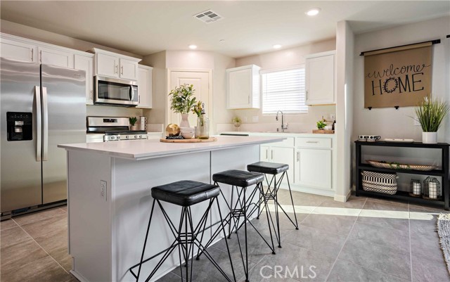 Detail Gallery Image 2 of 18 For 601 Marshall Ln #128 B2,  Merced,  CA 95348 - 4 Beds | 3 Baths