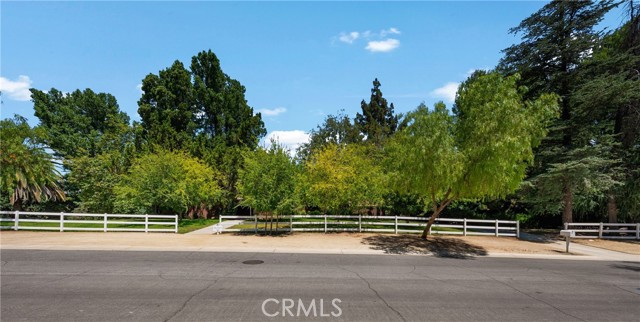 24865 Long Valley Road, Hidden Hills CA: https://media.crmls.org/medias/5d7d3266-97d1-43c2-b28d-81b9bc64ca92.jpg
