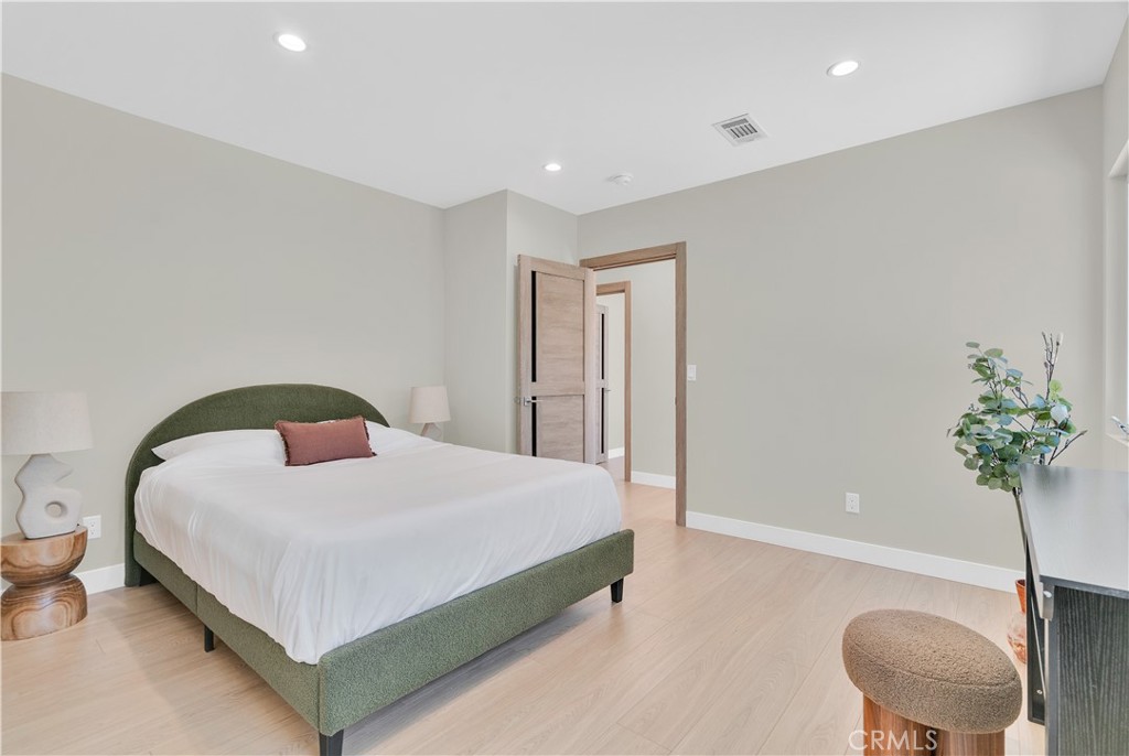 1330 N Lincoln StreetBurbank img 61
