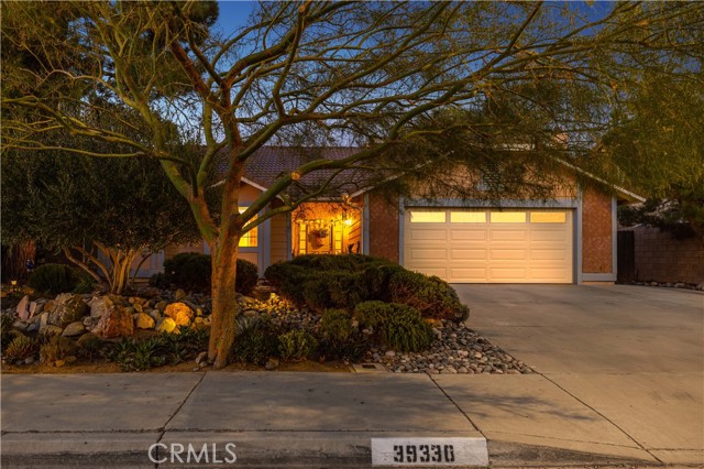 Detail Gallery Image 1 of 27 For 39330 Gainsborough Dr, Palmdale,  CA 93551 - 3 Beds | 2 Baths