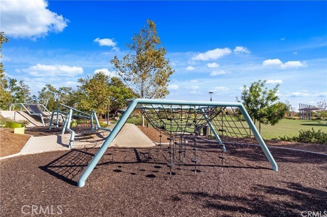 111 Newall, Irvine CA: https://media.crmls.org/medias/5d7dd04b-5912-4cff-a54c-93f09126f849.jpg