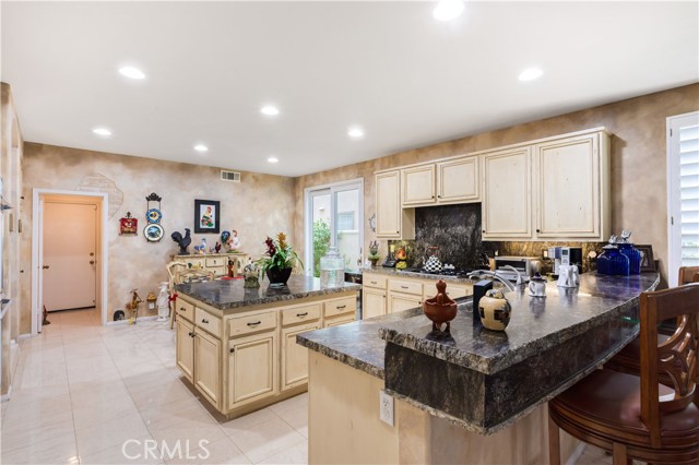 12665 Stanton, Tustin CA: https://media.crmls.org/medias/5d7dd3ac-1392-49fa-8ec7-cda3e72745fa.jpg