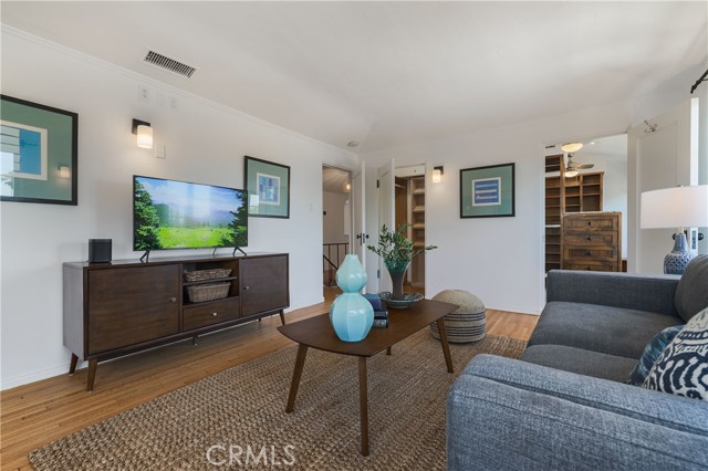 516 E Stocker Street, Glendale CA: https://media.crmls.org/medias/5d7dea53-1cd0-41d7-abd5-ef32f82bbae5.jpg