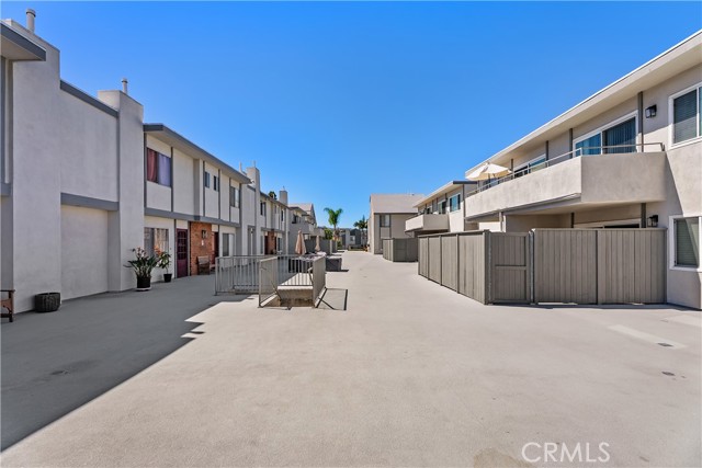 Detail Gallery Image 38 of 46 For 25837 Oak #111,  Lomita,  CA 90717 - 3 Beds | 2/1 Baths