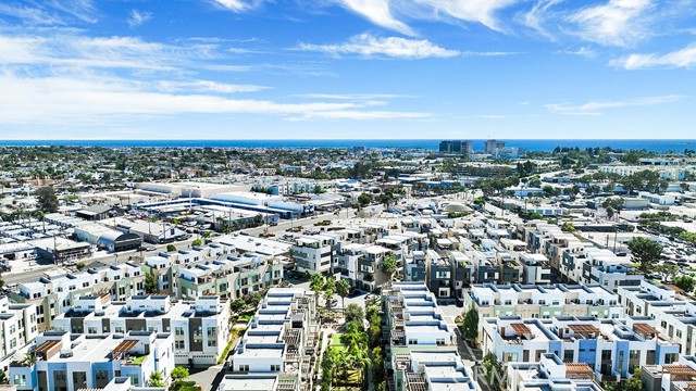 Detail Gallery Image 34 of 35 For 70 Ebb Tide, Newport Beach,  CA 92663 - 3 Beds | 3/1 Baths