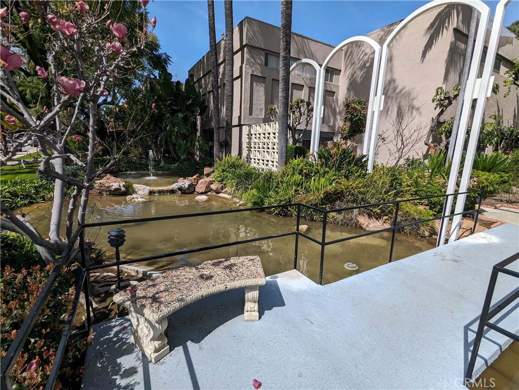 https://media.crmls.org/medias/5d7eab68-213c-43d1-83f3-d7d90b313ca4.jpg?preset=X-Large