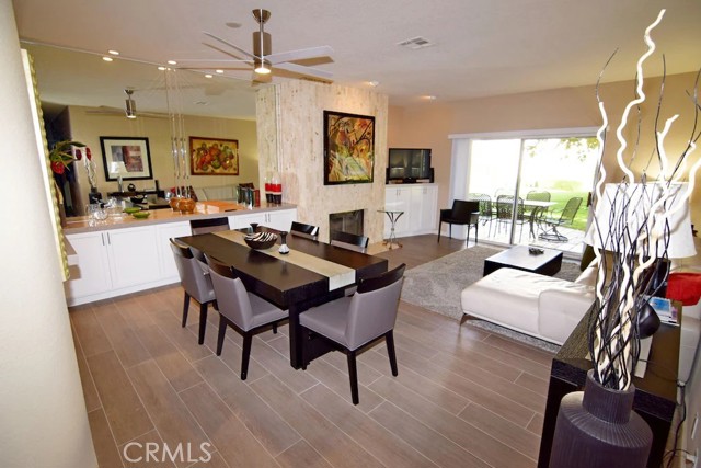 144 Desert Falls Circle, Palm Desert CA: https://media.crmls.org/medias/5d7f4d84-fd8d-45d2-b56d-f4d044a21437.jpg