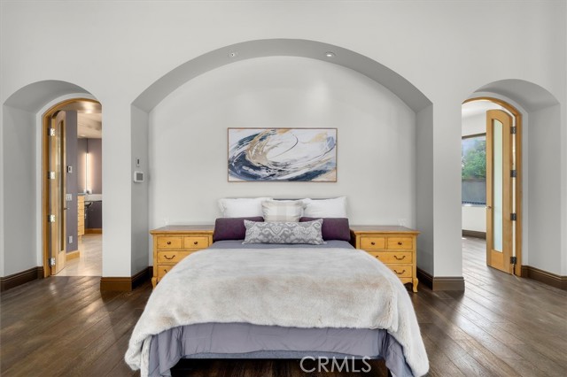 6945 E Hidden Oaks Lane, Orange CA: https://media.crmls.org/medias/5d7fc8fa-0f36-48e5-91c9-c5a0228ed394.jpg