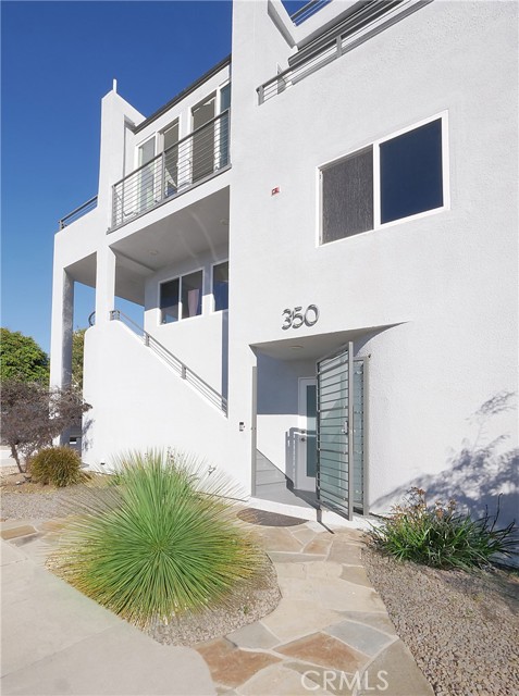 350 Manhattan Avenue, Hermosa Beach, California 90254, 3 Bedrooms Bedrooms, ,2 BathroomsBathrooms,Residential,Sold,Manhattan,SB21249216