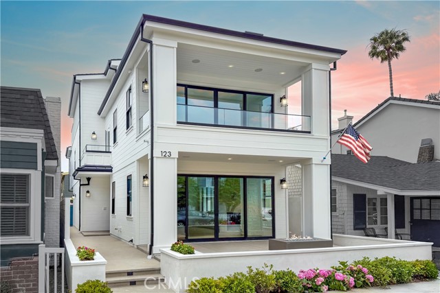 Detail Gallery Image 1 of 1 For 123 Crystal Ave, Newport Beach,  CA 92662 - 3 Beds | 4/1 Baths