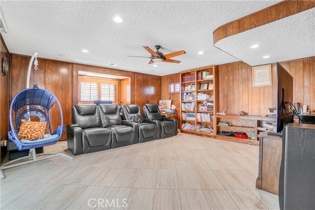 Detail Gallery Image 14 of 44 For 24206 Saint Edens Circle, West Hills,  CA 91307 - 3 Beds | 2 Baths