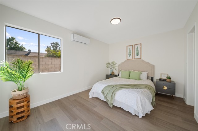 928 S Laurel St., Santa Ana CA: https://media.crmls.org/medias/5d80bdbd-8136-4d0f-9a72-84dca2cf990f.jpg