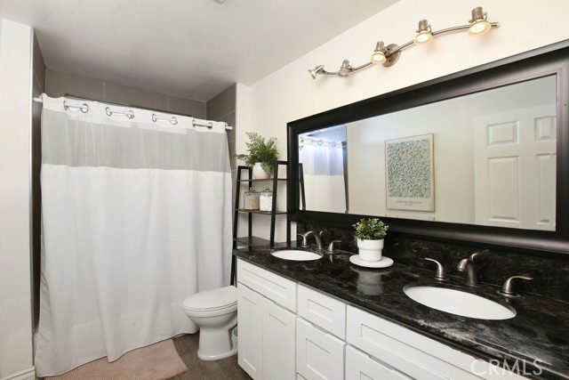 Detail Gallery Image 22 of 41 For 5024 N Bentree Cir, Long Beach,  CA 90807 - 4 Beds | 2 Baths