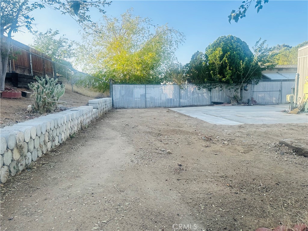 https://media.crmls.org/medias/5d810d2c-1fec-4b0e-90ea-df3dfbb79286.jpg?preset=X-Large