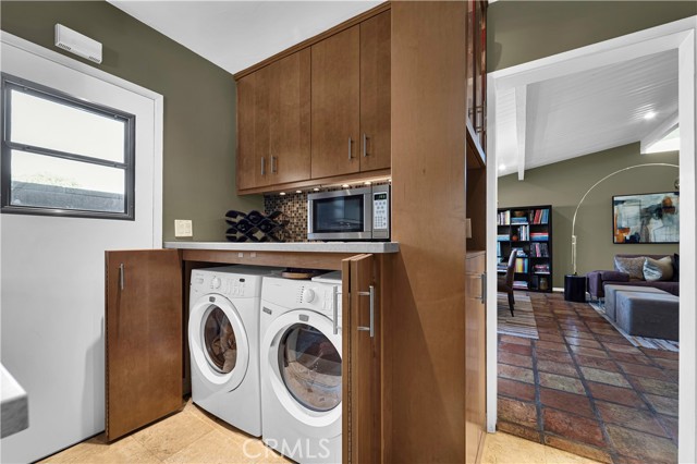 Detail Gallery Image 19 of 60 For 6119 Mary Ellen, Valley Glen,  CA 91401 - 4 Beds | 2 Baths