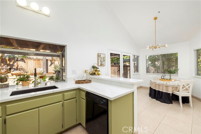 Detail Gallery Image 8 of 24 For 25605 Corsica Way, Yorba Linda,  CA 92887 - 3 Beds | 2 Baths