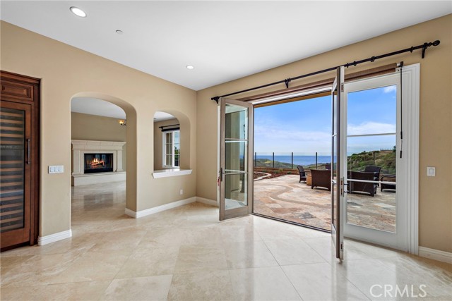 27 Pacific Mist, Newport Coast CA: https://media.crmls.org/medias/5d83ff08-3721-46bf-a95e-73c5b4fed68c.jpg