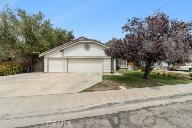 2641 Peaceful Way, Lancaster, CA 93535 photo 4