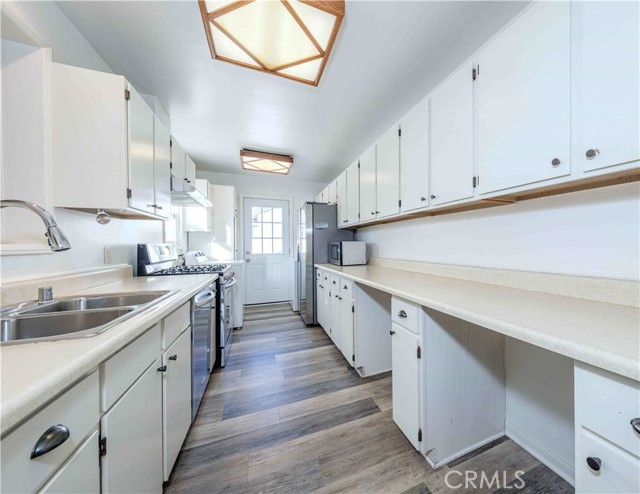 Detail Gallery Image 8 of 24 For 2371 Park Ave, Long Beach,  CA 90815 - 2 Beds | 1 Baths